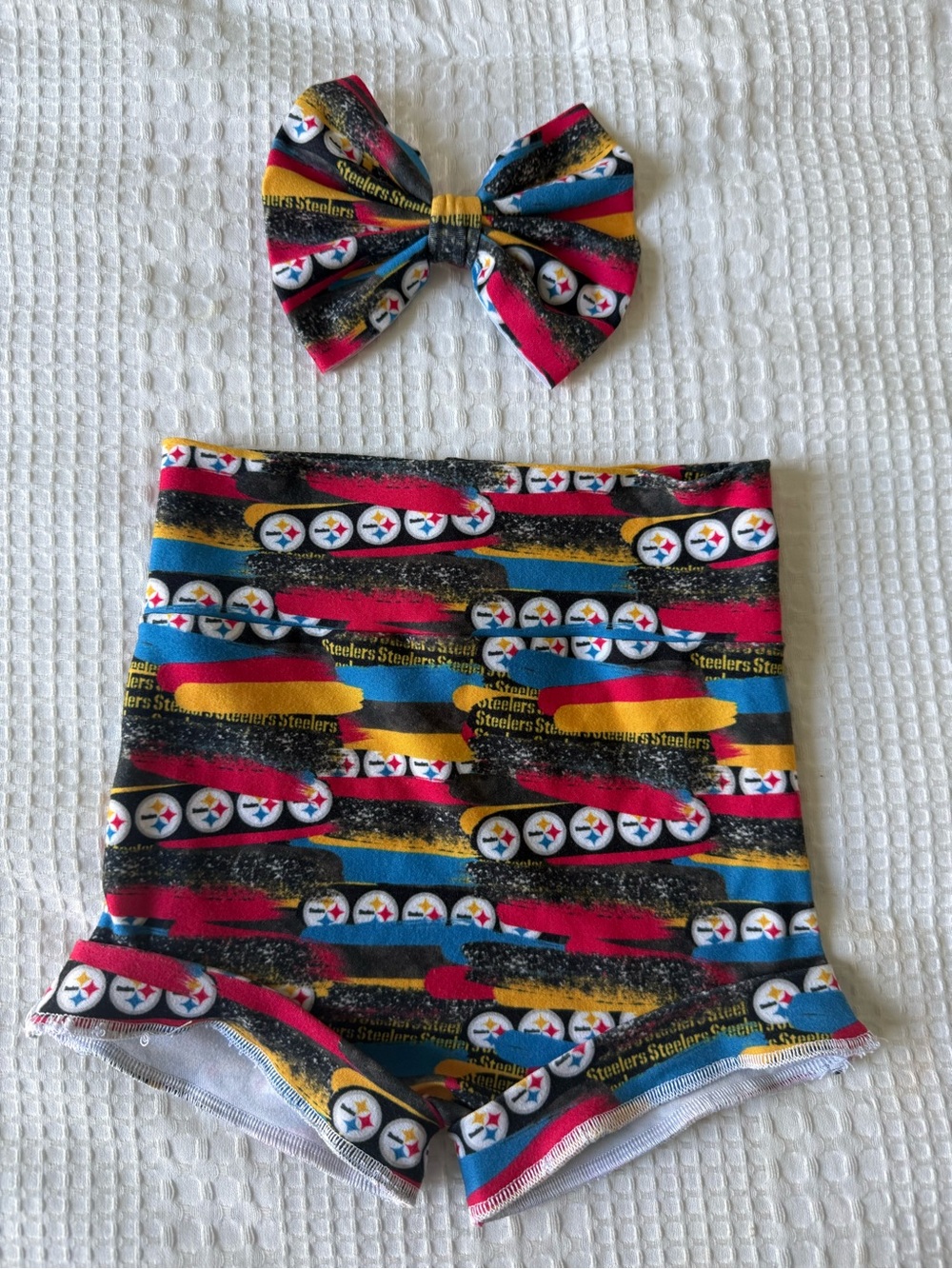 Girls Pittsburgh Steelers High-Waist Stretch Shorts (3T) and Bow Set